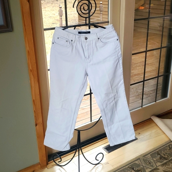 Bill Blass Jeans Stretch Perfect Fit Sz 6 Cream High Waisted Jeans - Picture 1 of 12